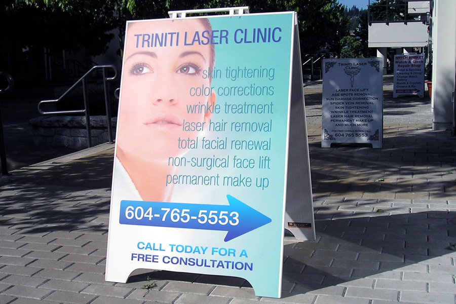 32" x 48" Plywood sandwich board with plastic handle