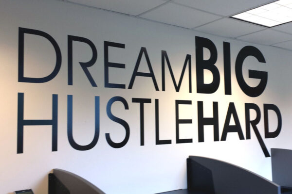 Cut vinyl lettering - Image 2